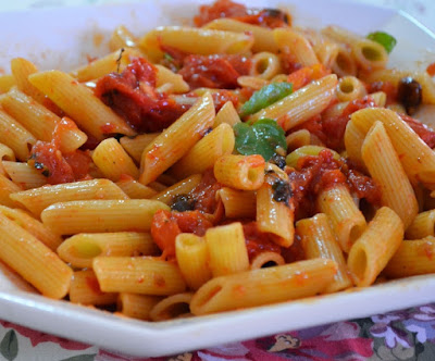Penne com Tomates Confit Penne com Tomates Confit (vegana)