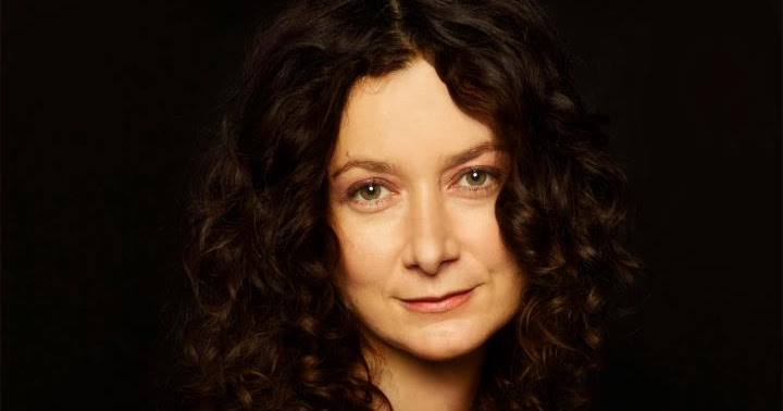 Sara Gilbert kids, children, wife, age, net worth, baby father, spouse, fam...