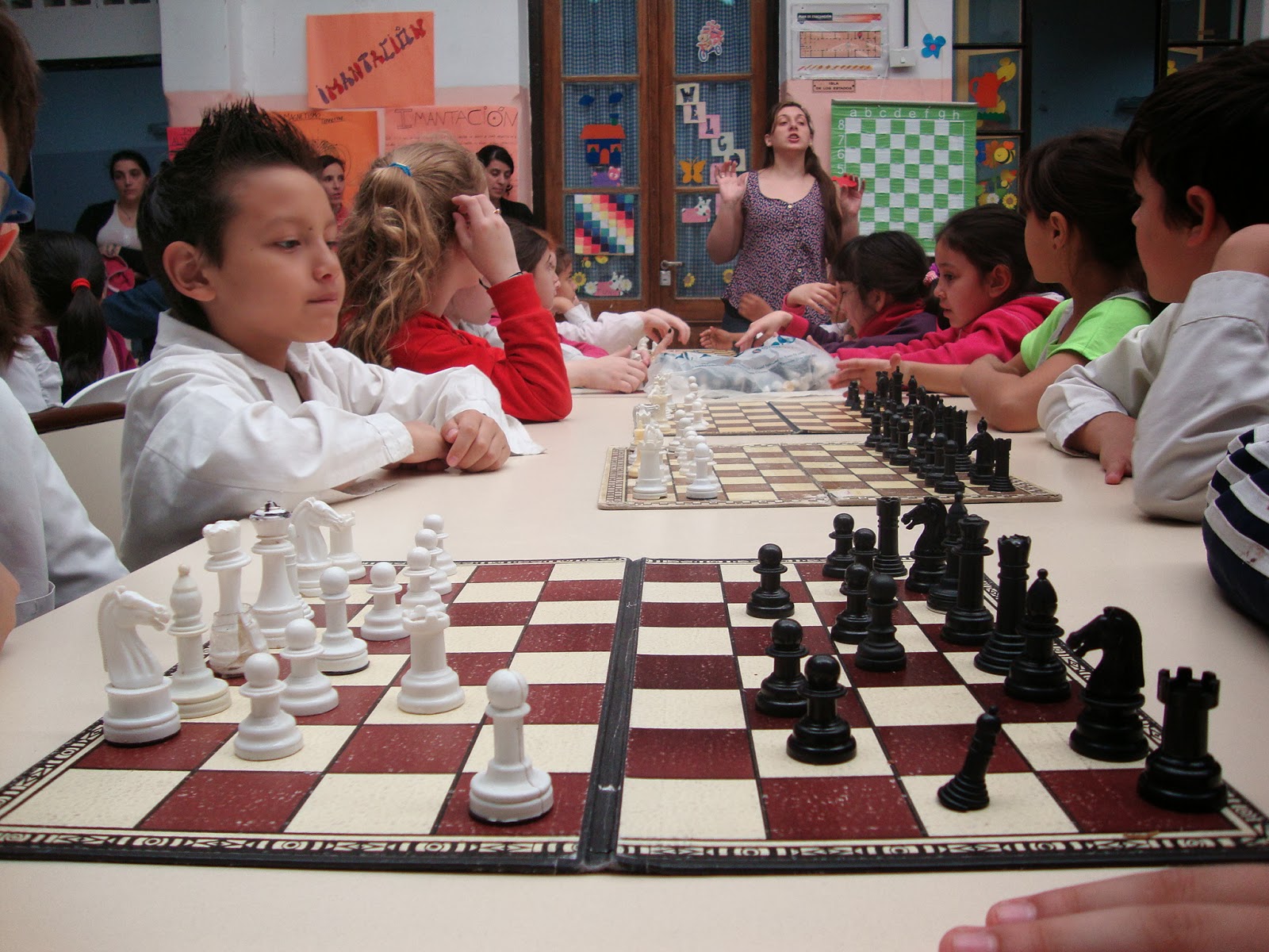 Portal digital del Distrito Escolar 17: Ajedrez Viviente en la Escuela 18