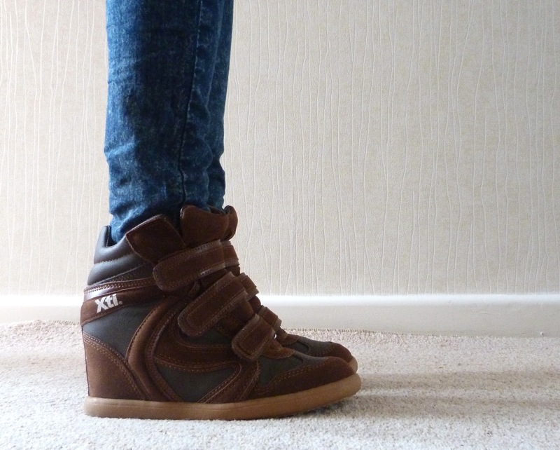 small wedge trainers