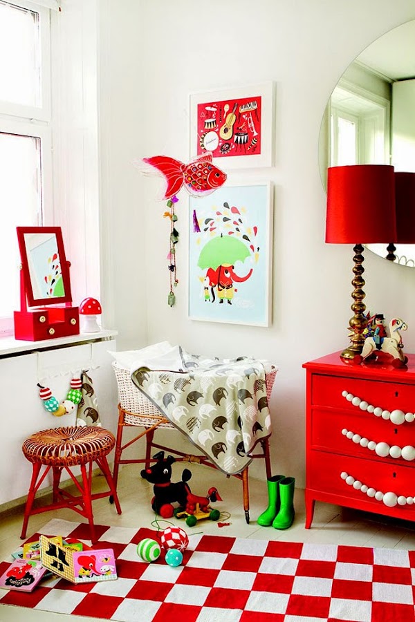 Decoración con los colores del arco iris ROJO