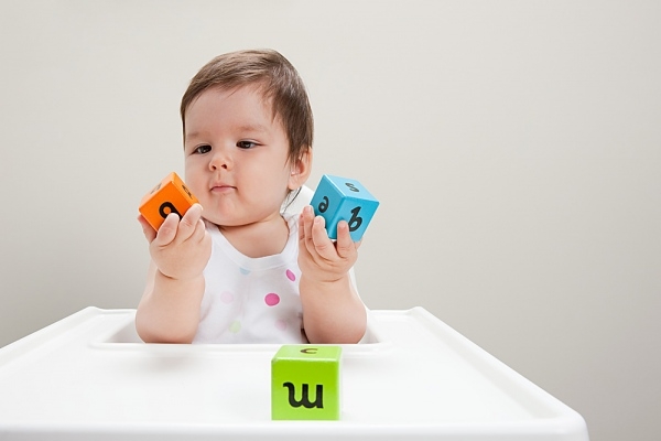 phân biệt 2 chất liệu áo mưa vải dù