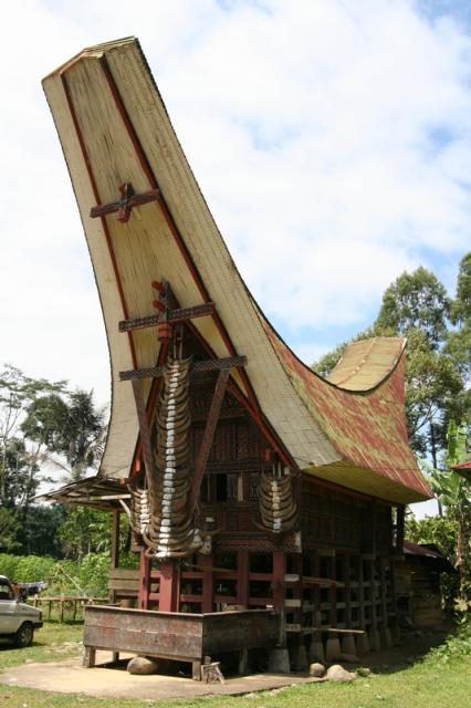 Gema Budaya: Mengenal Tongkonan sebagai Rumah Adat Toraja