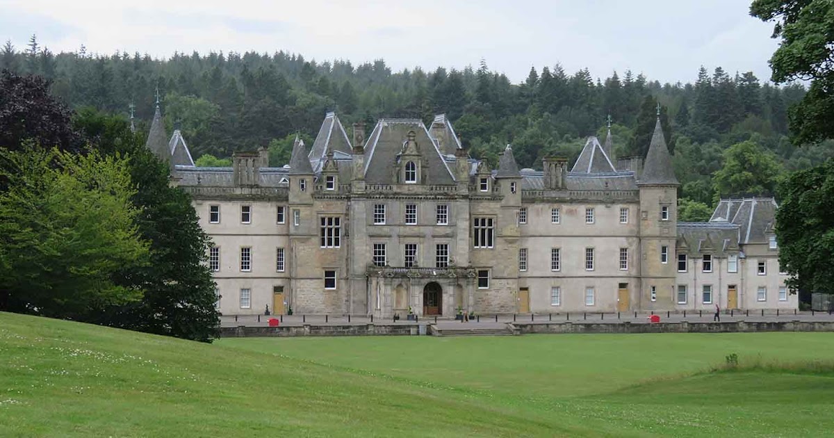 Alex and Bob`s Blue Sky Scotland Callendar Park and House. Hallglen