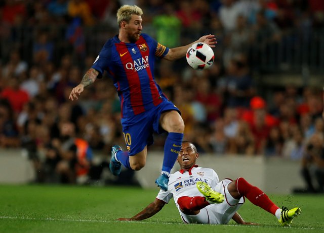 botines messi celestes