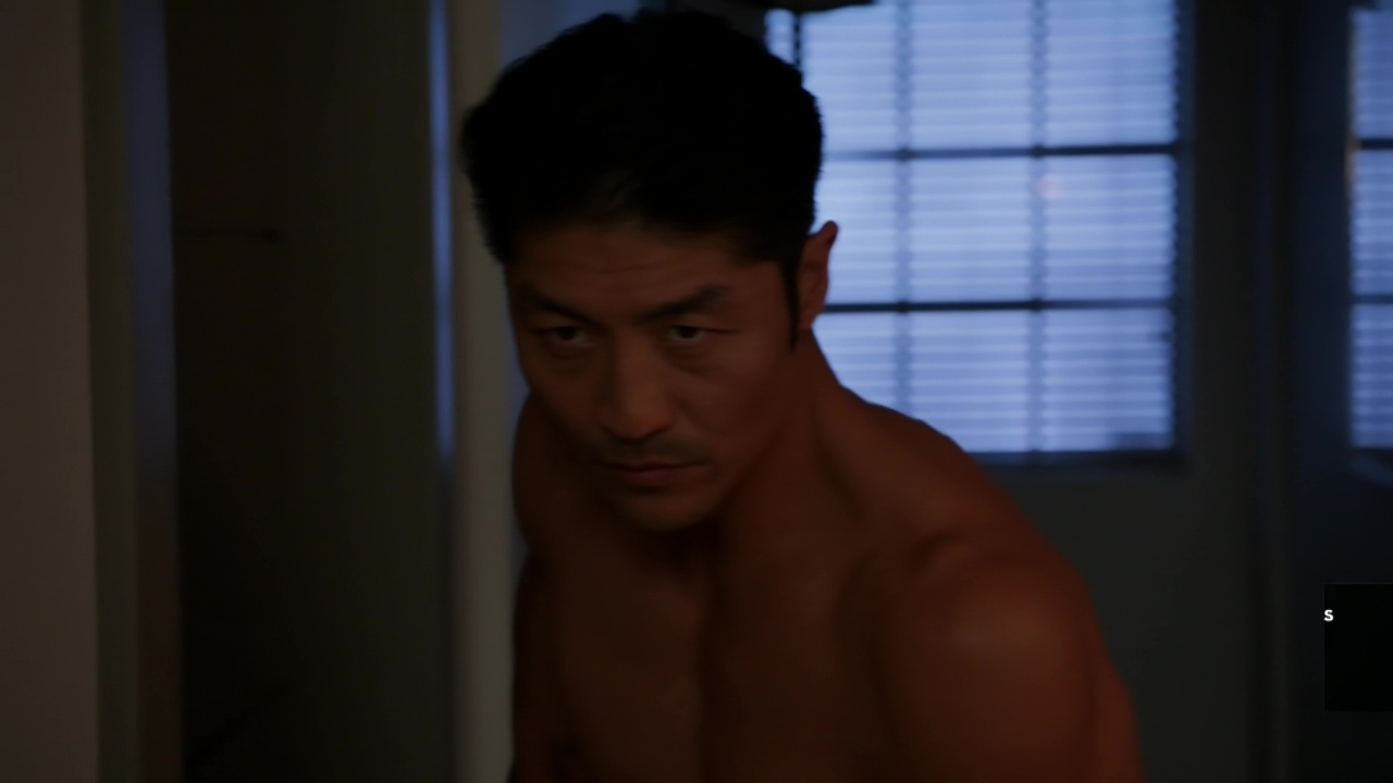 ausCAPS: Brian Tee shirtless in Chicago Med 3-11 "Folie A Deux"