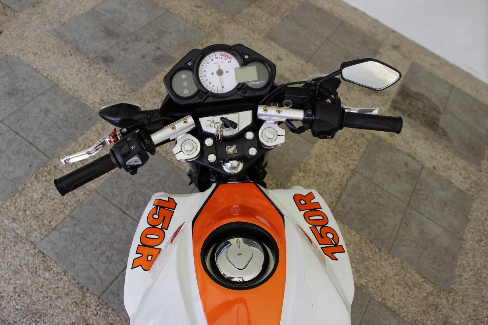 MOTOR KU Modifikasi Honda CB150R StreetFire