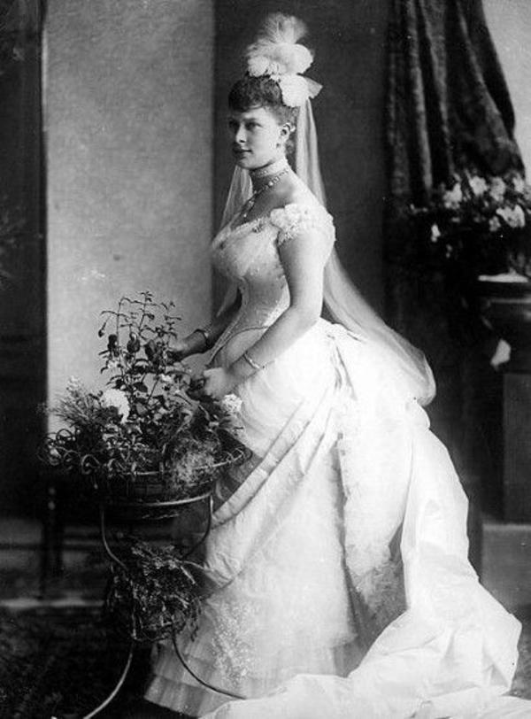 wedding dresses from 1800’s