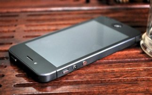 Κυκλοφόρησε ήδη ο κινέζικος κλώνος του iPhone 5!