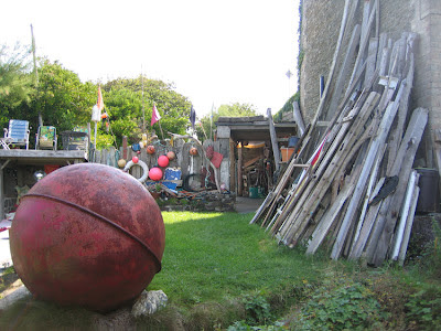Footless Crow: August 2012