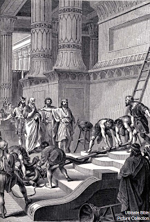 Hezekiah cleanses the temple