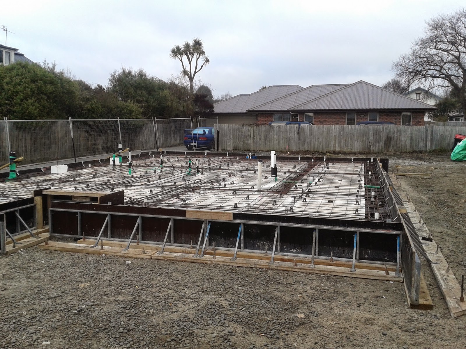 Floating foundation uberpooter