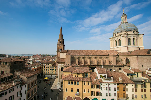 Vista dalla Torre dell'Orologio-Piazza delle Erbe-Mantova
