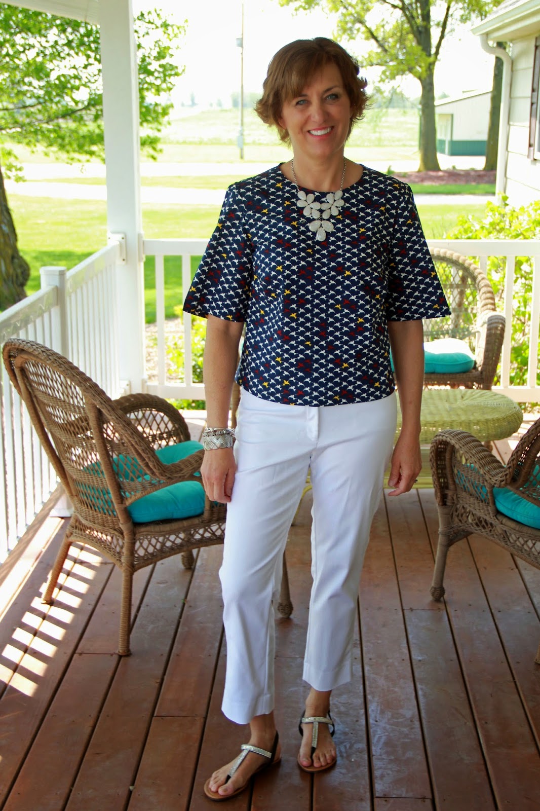 Girls in the Garden: Butterick 6175 - Boxy top in Cotton Print