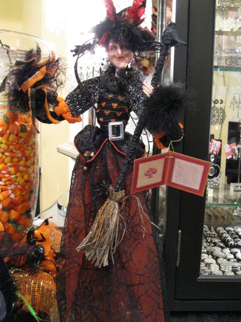 Veranda Couture: Halloween is almost here!! Come in and check out our decor