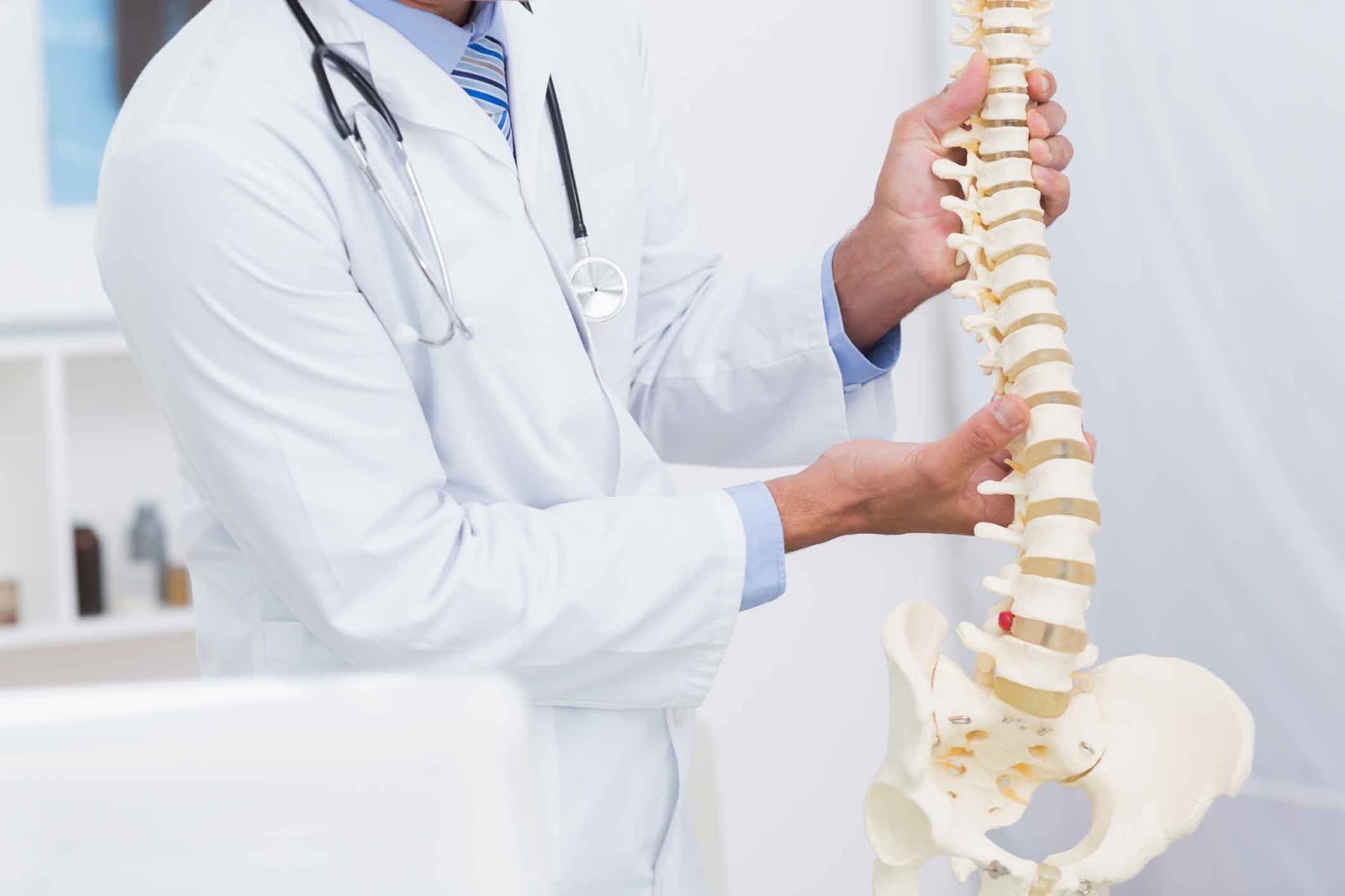 How A Spine Doctor Houston Can Help You