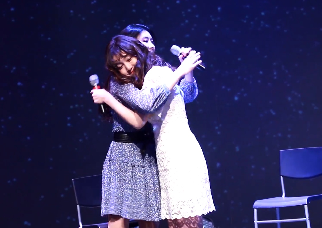 All About Girls K Pop Nine Muses出身のセラとヒョナ がステージで感動の再会 名曲 Dolls をセラのソロコンサートでデュエット