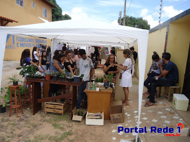 Jovens realiza feirinha da Vila em Pedro II A primeira edição da Feirinha da Vila foi realizada na manhã deste sábado (17/03).