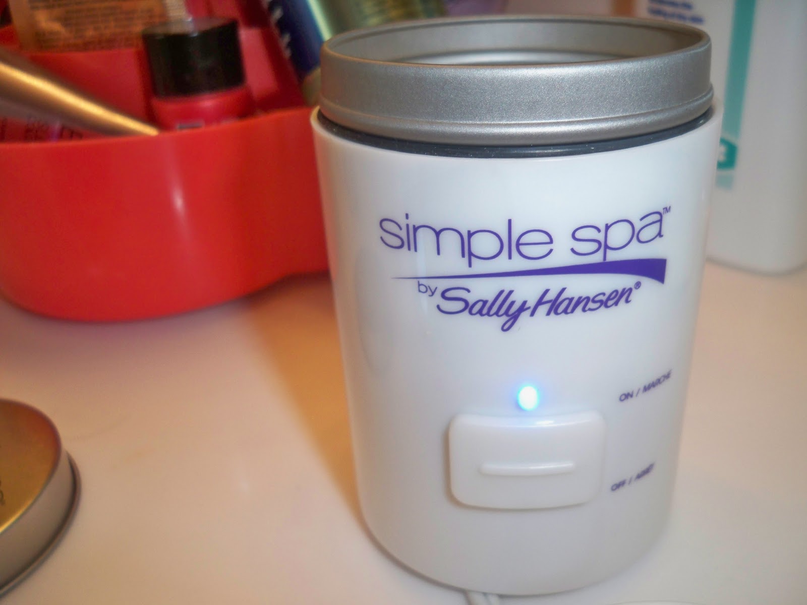 A Lil Bit of This and That: Sally Hansen Simple Spa Wax