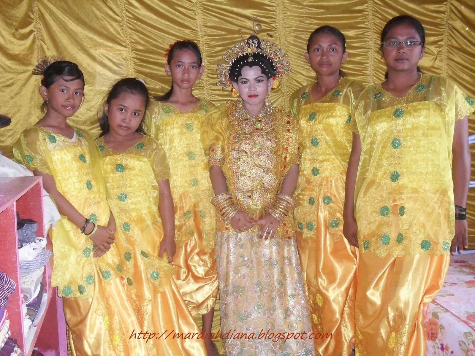 pakaian pengantin bugis 