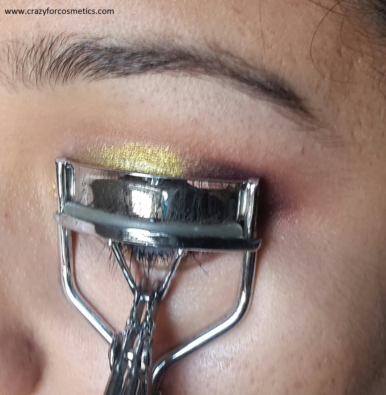 Eyelash curling method-arabic makeup