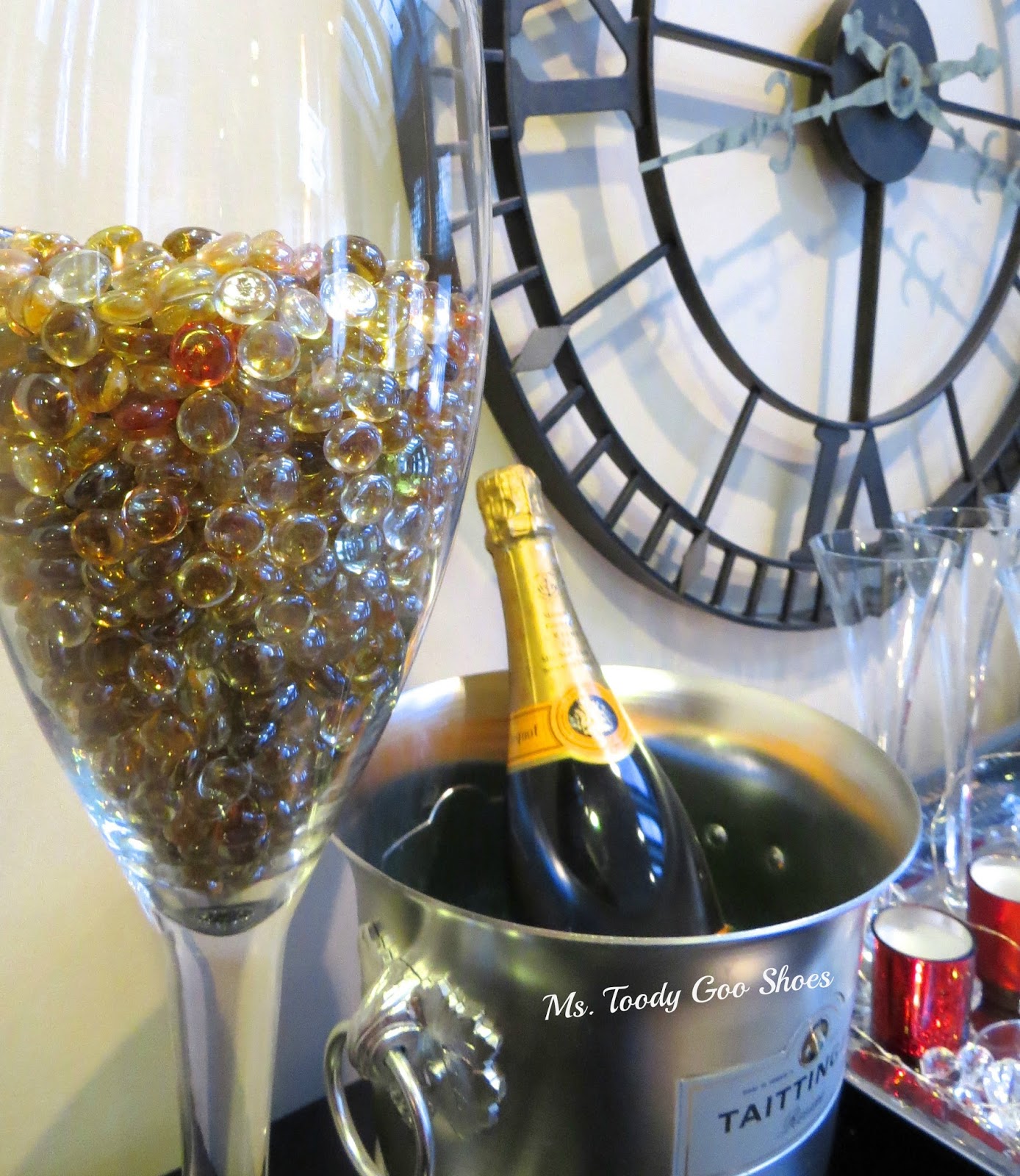 A "Bubbly" New Year's Eve Centerpiece that takes only 30 seconds to make!  --- by Ms. Toody Goo Shoes