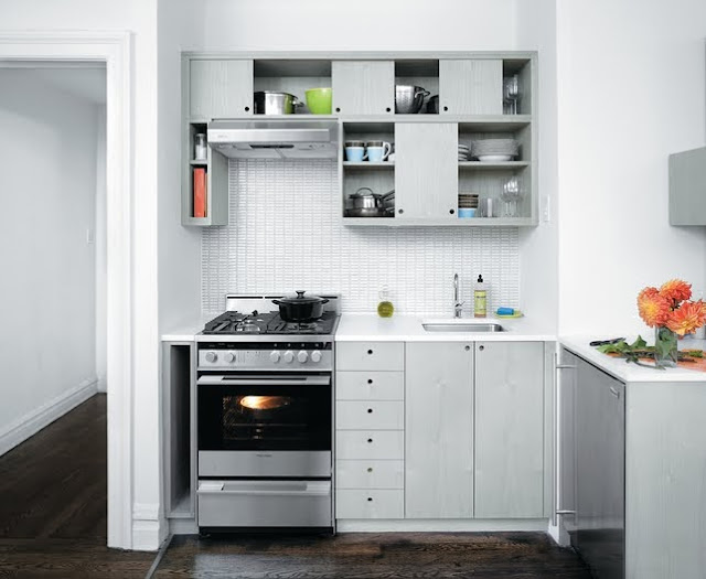 Decorating idea of small kitchen