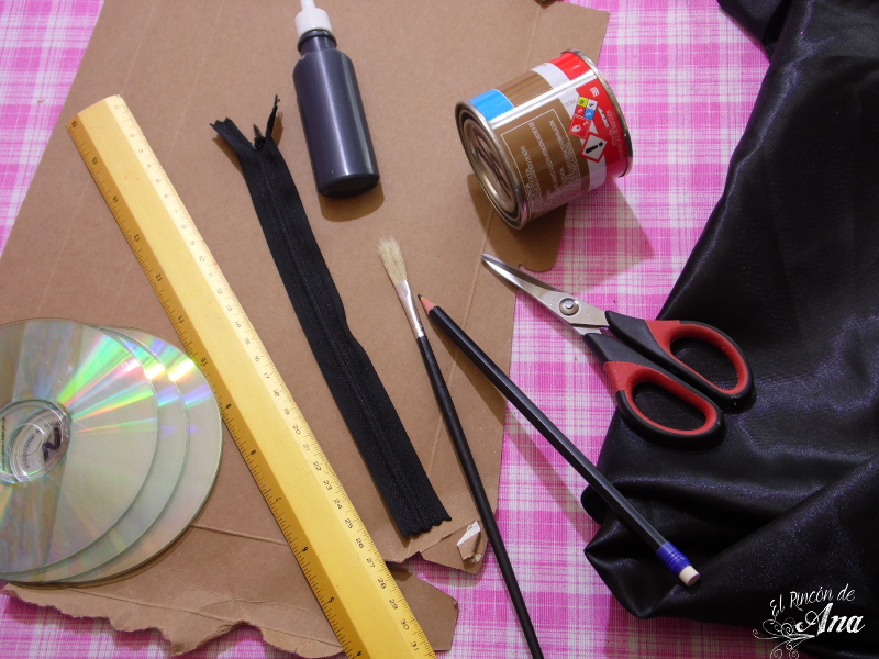 Clutch con materiales reciclados