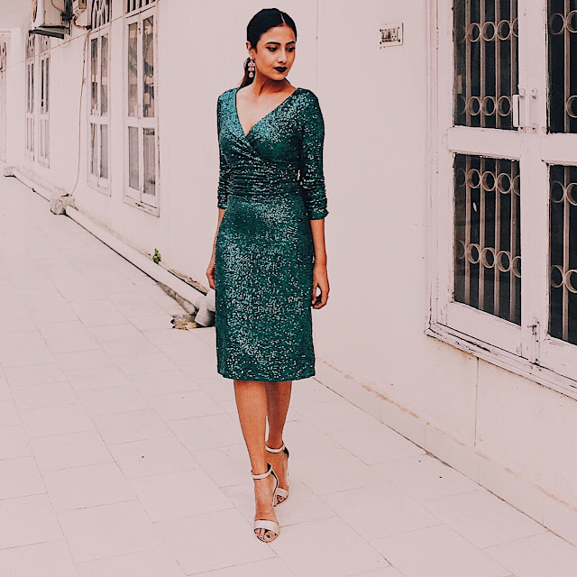 nuebyshani, nuebyshani review, sequin, style sequin, sequin dress, emerald dress, party season, party season essential, western belt, style western belt, choker, velvet choker, style choker, edgy look, dark edgy, jewel tone, slip on shoes, sequin slip on, black midi skirt, must have 2016, 2016 essential items, fashion essential, in built compression, 2016 street style, fresh fashion, 2016 style idea, blogger outfit, 2016 top blogger outfit, festivals style, festivals essential, sequin casual, top indian blog, london blog, uk blog, whowhatwear, style challenge, fall fashion, autumn fashion, autumn style, grunge, 2016 street style, parisian chic, parisian look, party look