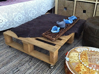 baba rajka: Bastelei Holzpalettentisch / Handicrafts Wooden Pallet Table