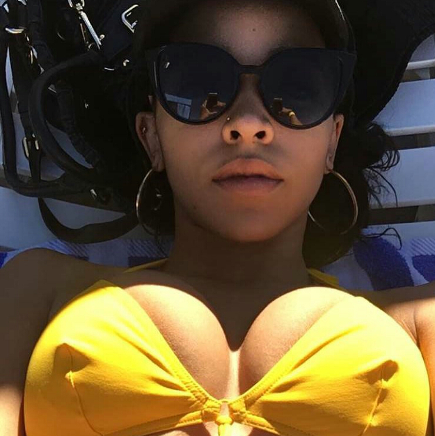 Tinashe shows off her bo-obs in new photo 