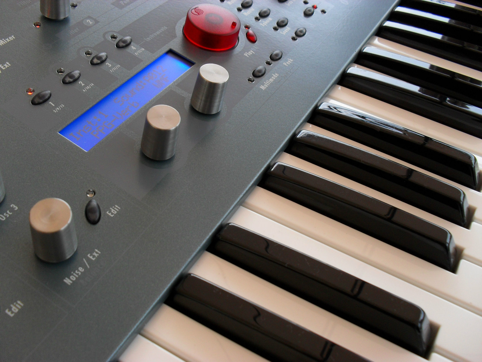 MATRIXSYNTH Waldorf Q Keyboard with Custom Blofeld Style Knobs