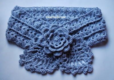 Free Crochet Scarf Pattern {Pretty Little Pineapple Neck Warmer}