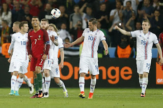 Kaus untuk kapten Islandia, membalas keangkuhan Ronaldo