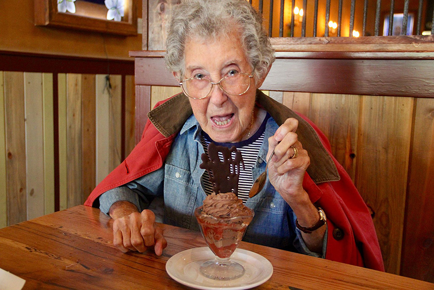 90 Year Old With Cancer Chooses Epic Road Trip With Family Instead Of 90-year-old-with-cancer-chooses-epic-road-trip-with-family-instead-of