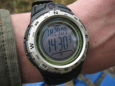 часы Timex Expedition Adventure на руке