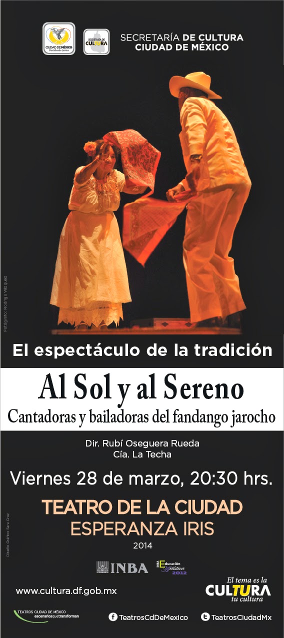 Cantadoras y bailadoras del fandango jarocho en el Teatro de la Ciudad