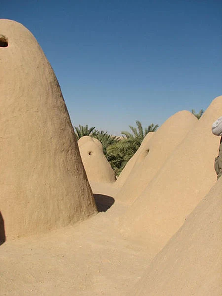 Masjid Atiq di Awjila adalah masjid tertua di Sahara.