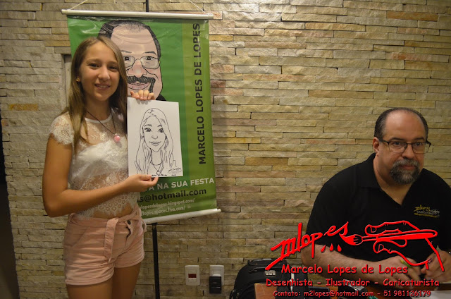 Caricaturista na festa com o Desenhista Marcelo Lopes de Lopes