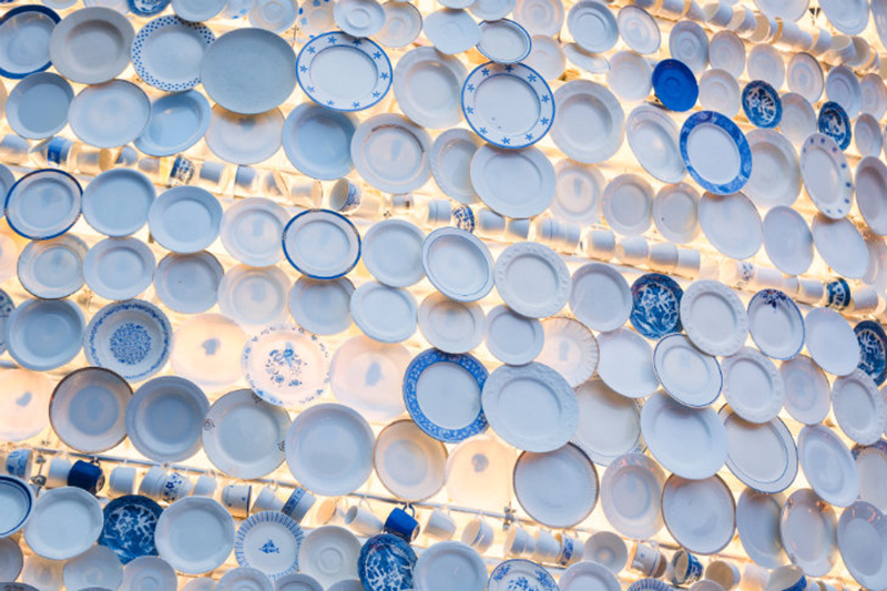 Porcelain Plates and Mugs Tree belgium