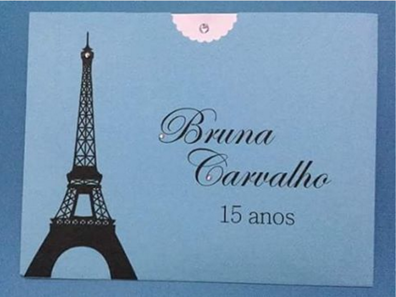 Simple y Minimalista también es elegante como en esta invitacion de