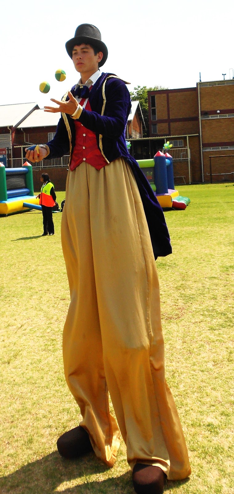 Miles of Smiles Entertainment Stilt walkers