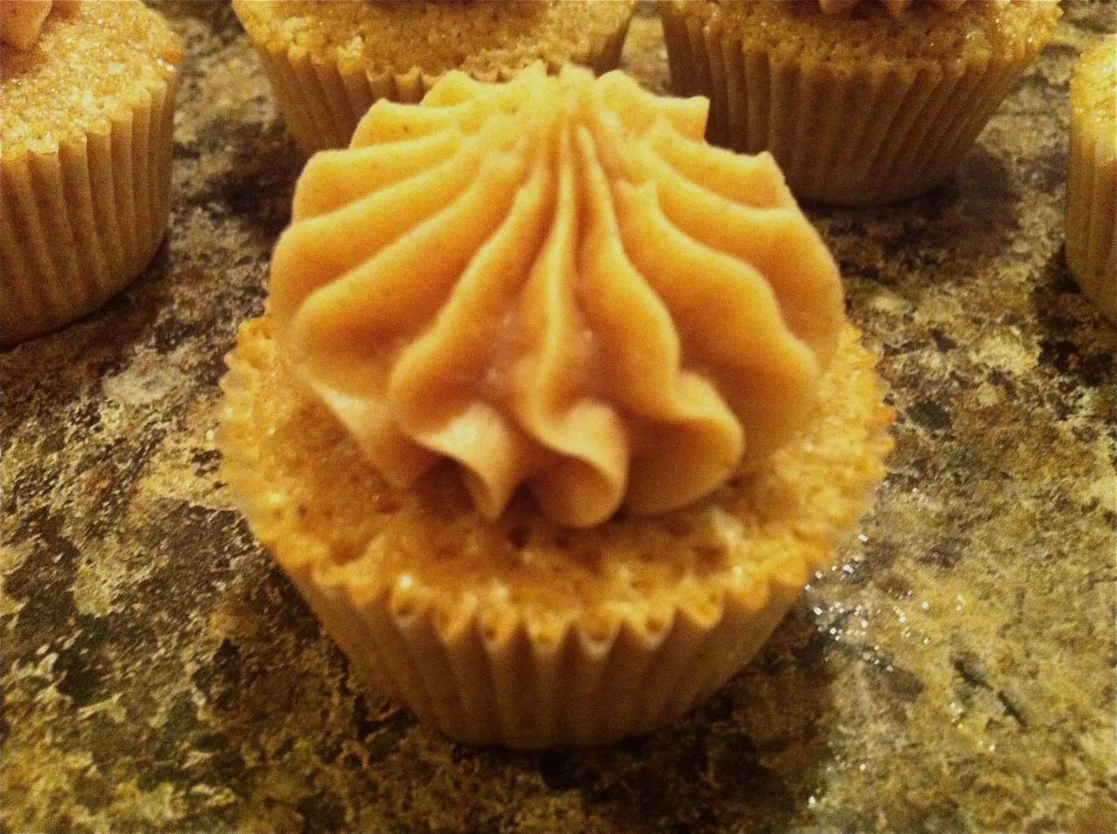 Banana Rum Baking Gingerbread Rum Mini Cupcakes with Cinnamon Buttercream