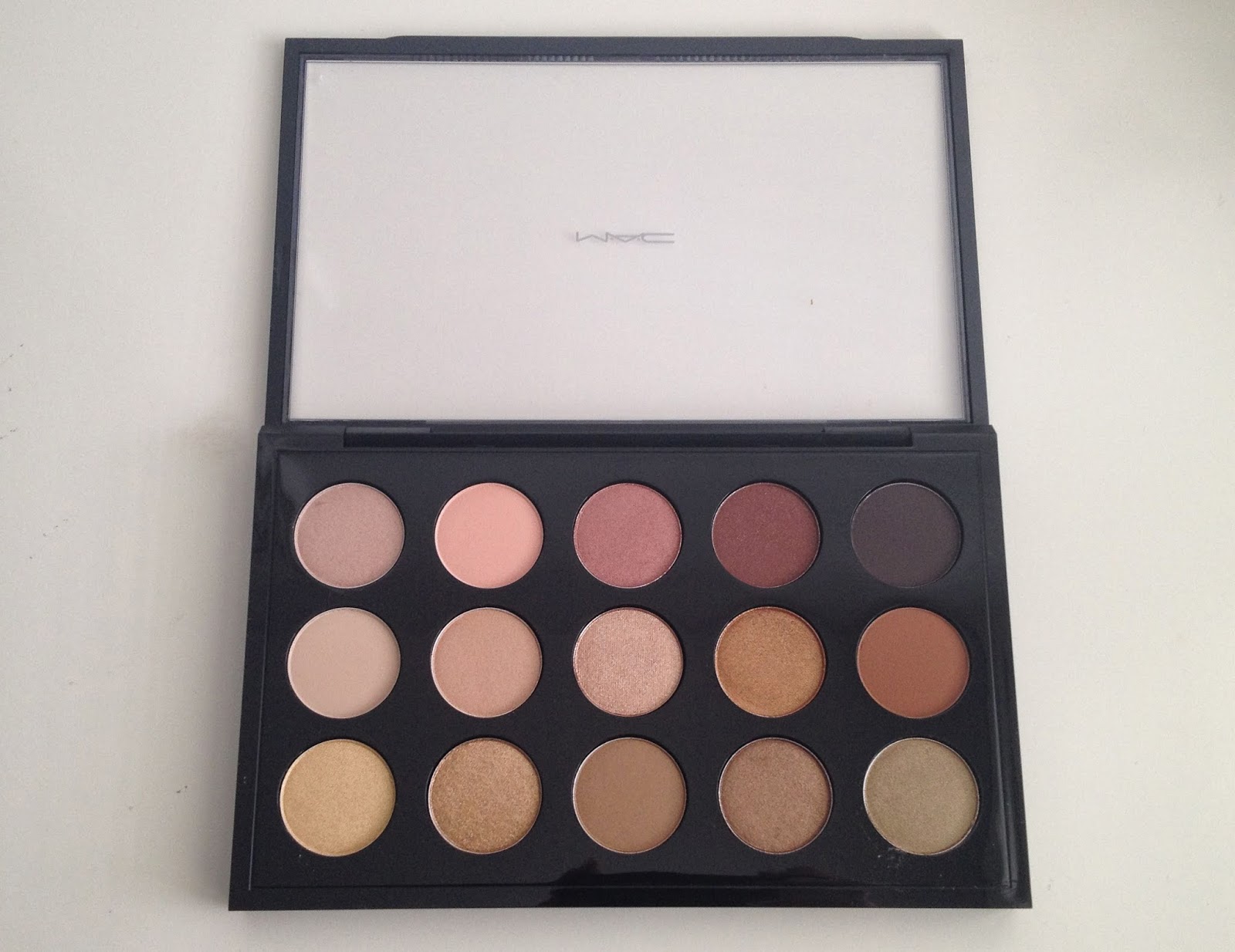 My Beautopia MAC Monday MAC Warm Neutral Eyeshadow Palette