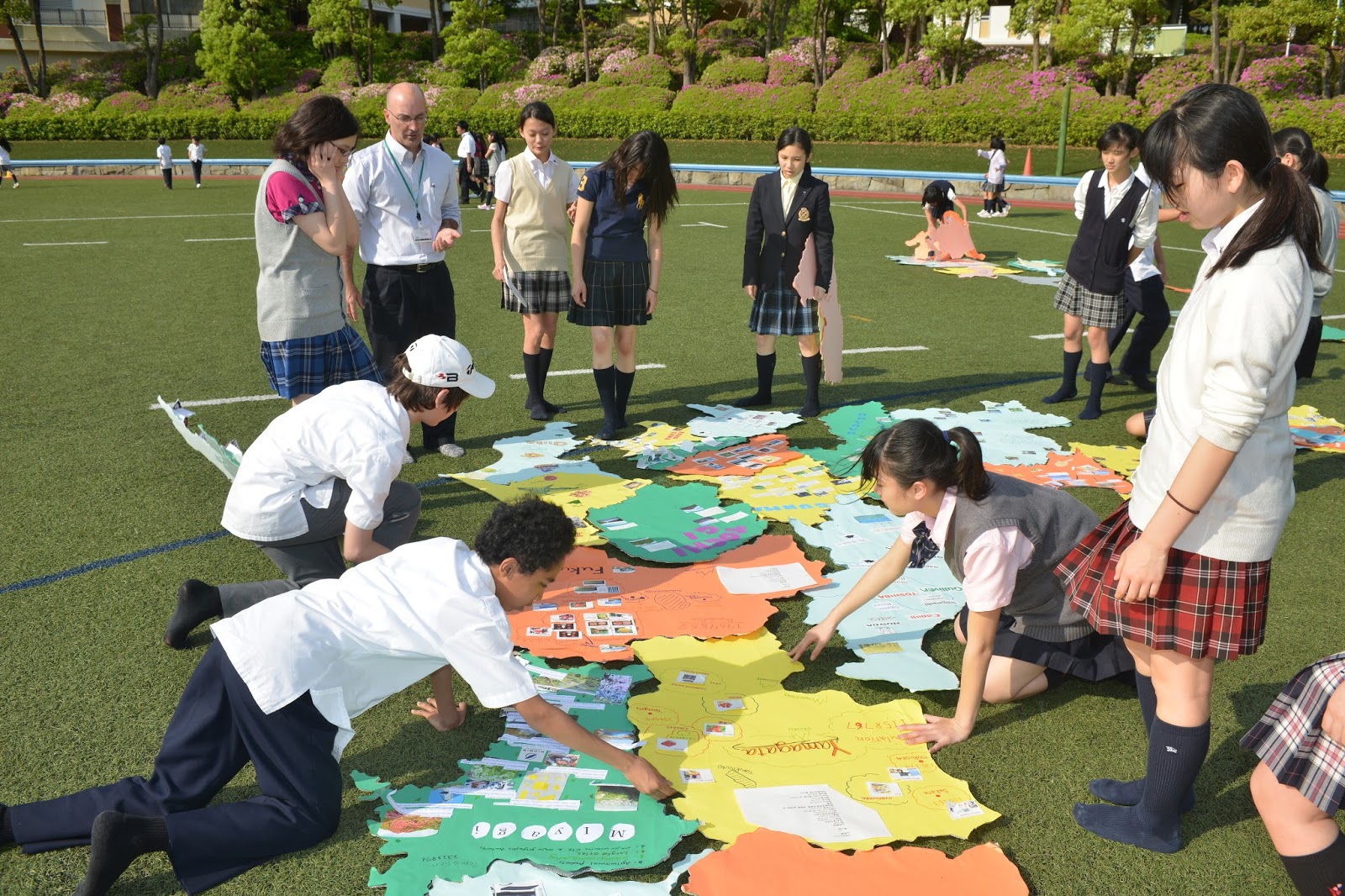 En Japón la Educación es Diferente, ¡Descubra Por Qué! DIPLOMAS GAFETES Y MATERIAL EDUCATIVO En Japón la Educación es Diferente, ¡Descubra Por Qué! DIPLOMAS GAFETES Y MATERIAL EDUCATIVO