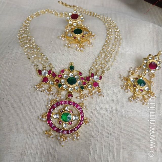 Kundan Pendant with Multiple Layer Pearls Set Jewellery Designs
