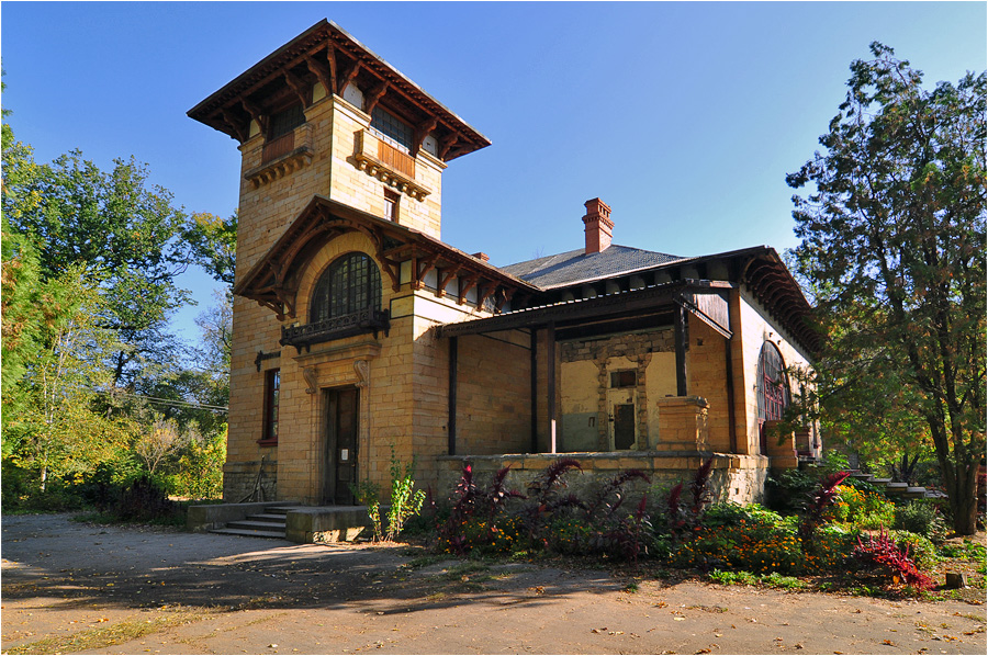 Луганский областной усадьба цеховского. Усадьба казимира мсциховского. Усадьба мсциховского селезневка. Усадьба мсциховского уникальный архитектурный комплекс xix века. Усадьба мсциховского луганская.