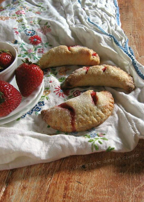 Strawberry Hand Pies / une gamine dans la cuisine