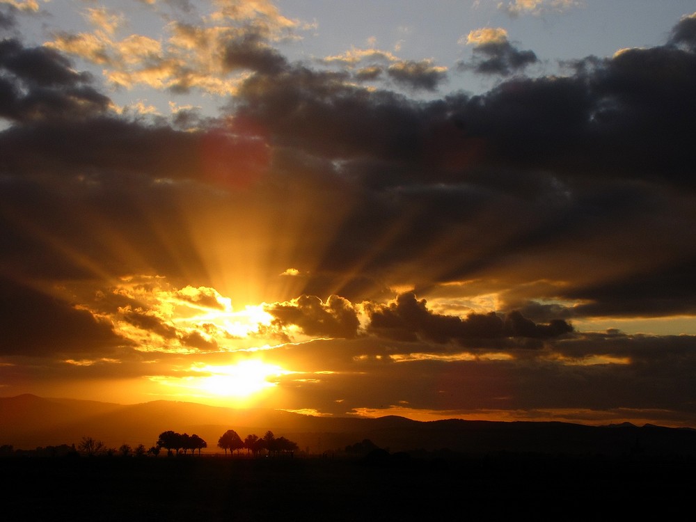 Maison de Prière Eglise Universelle Belgique Voir la Gloire de Dieu.