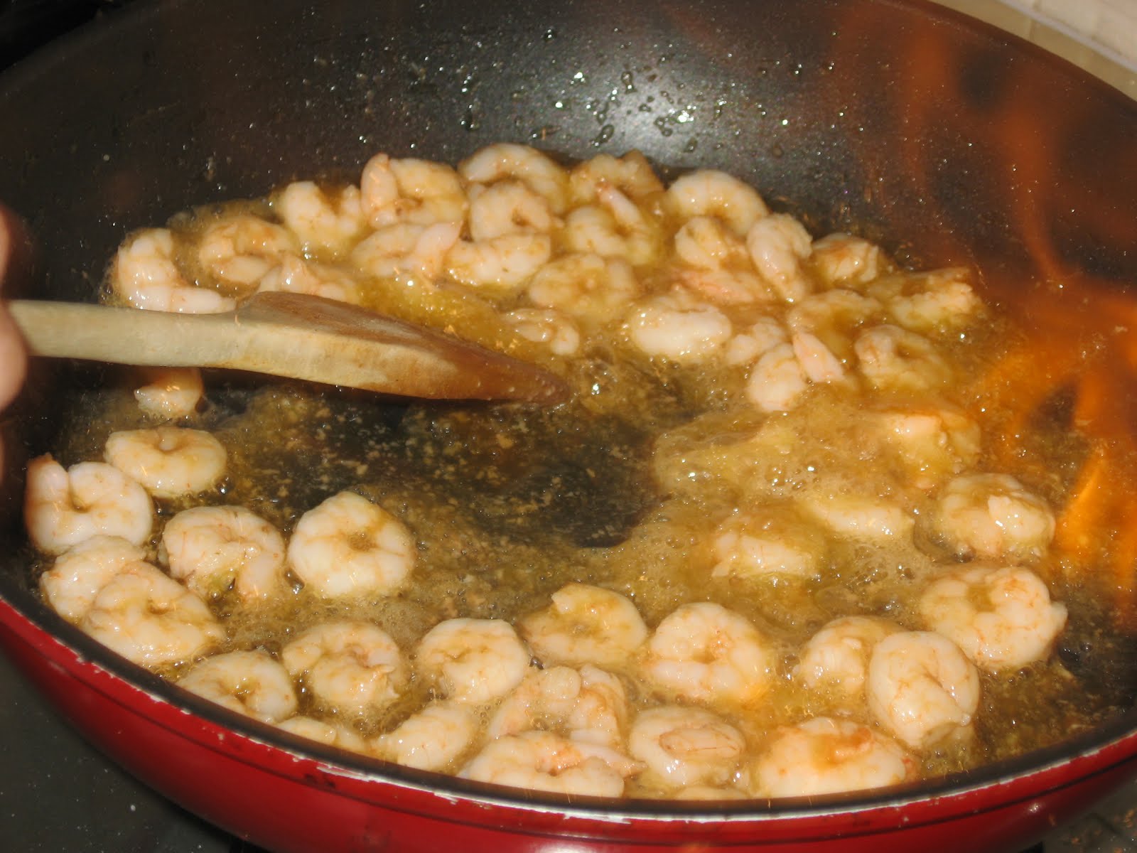 BUSIATE CON PESTO ALLA TRAPANESE E GAMBERI